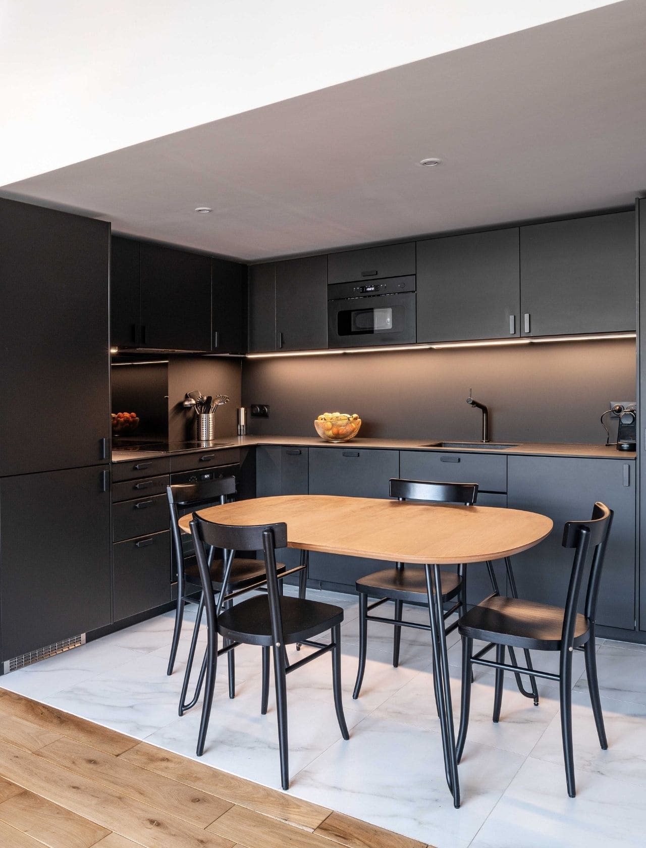 Rénovation totale Courbevoie : Black Box | Camille Duchemin
