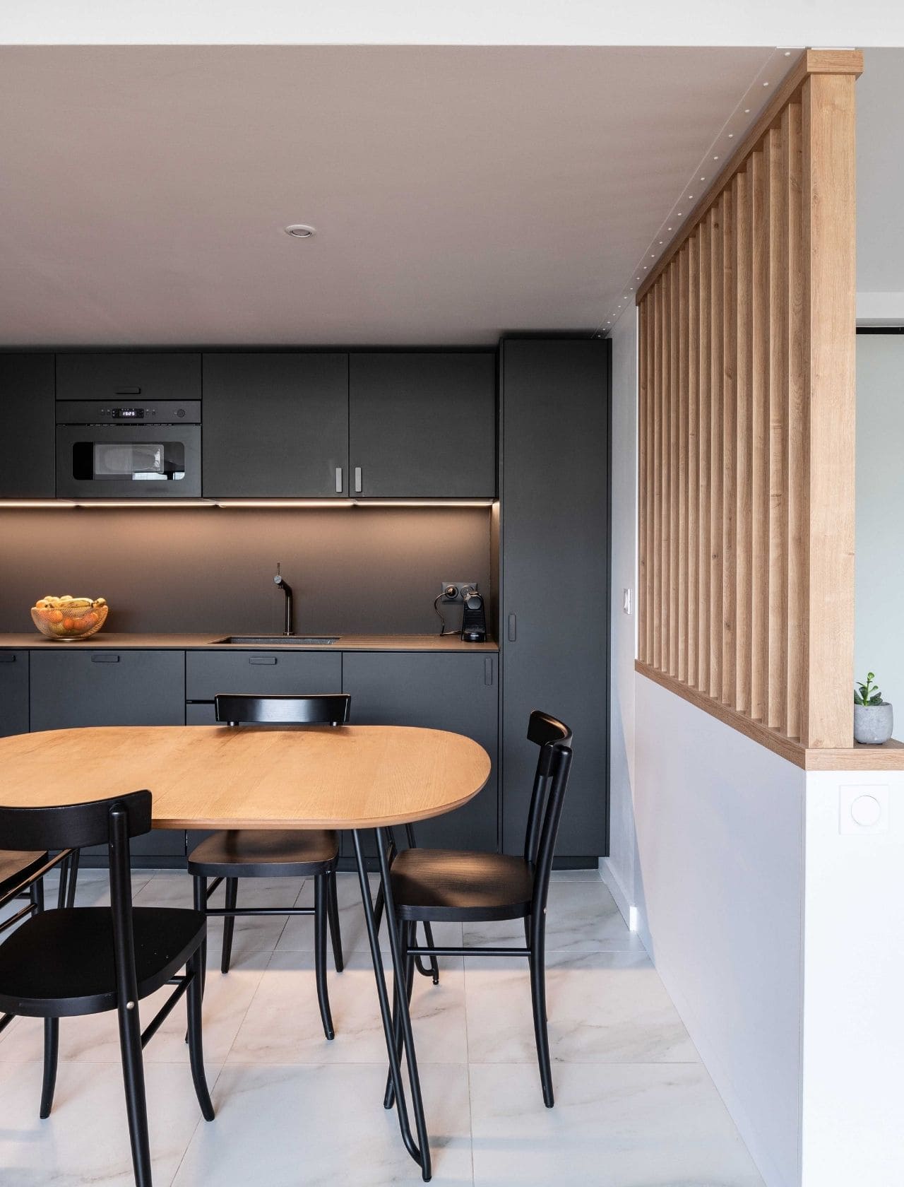 Rénovation totale Courbevoie : Black Box | Camille Duchemin