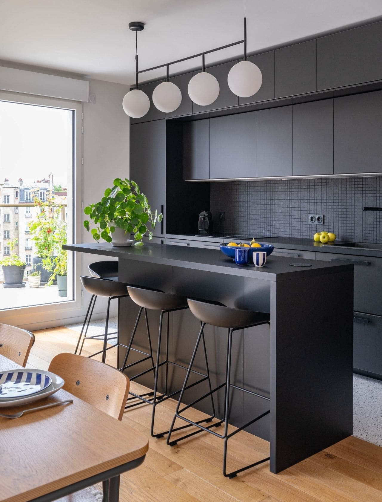 Rénovation à Clichy : Pop minimaliste by Camille Duchemin