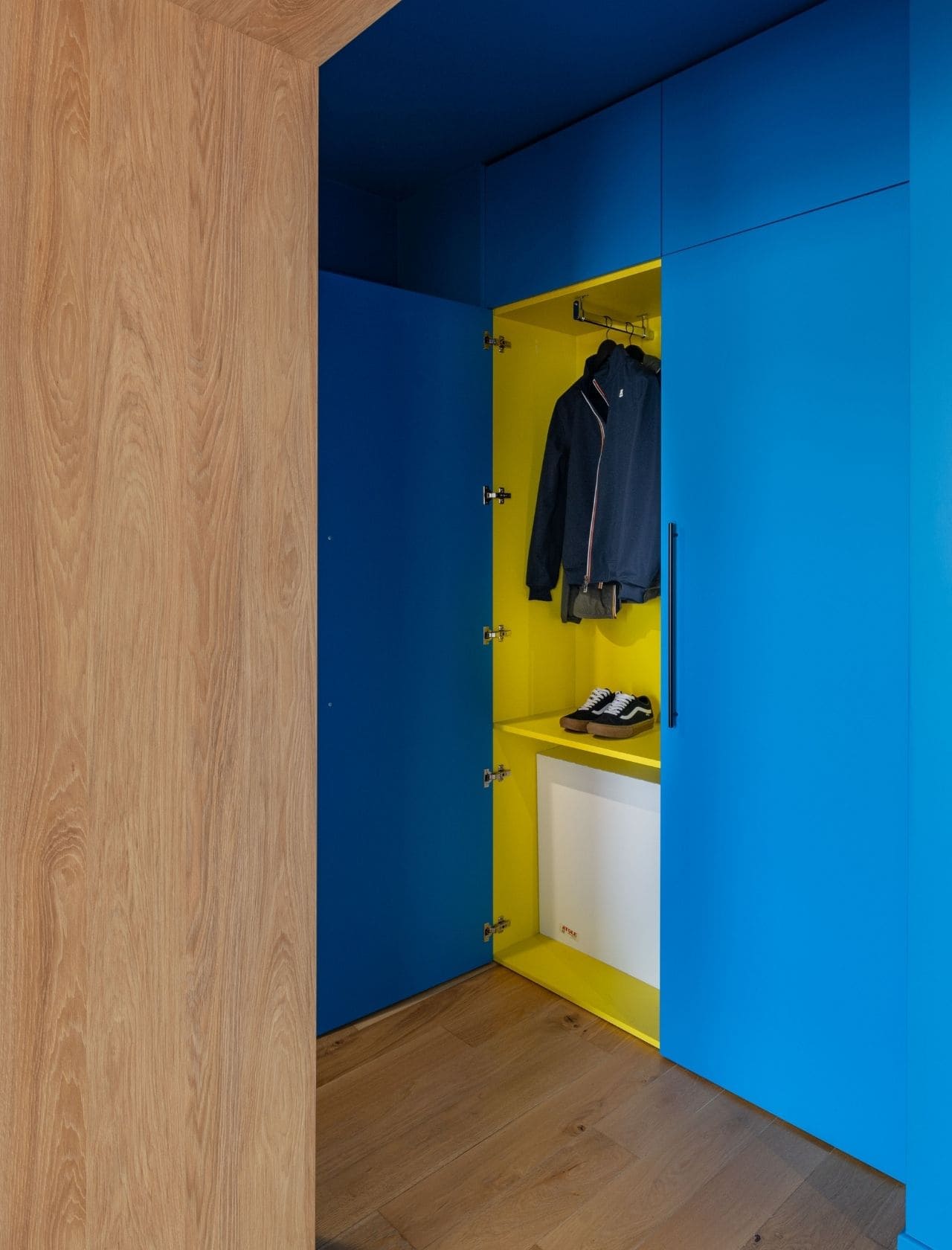 Rénovation à Clichy : Pop minimaliste by Camille Duchemin