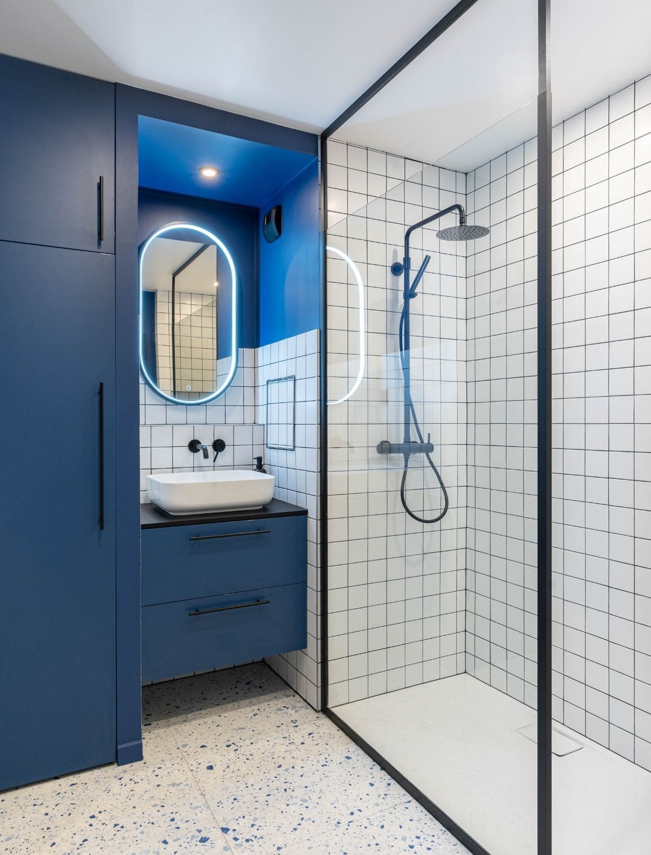 Rénovation à Clichy : Pop minimaliste by Camille Duchemin